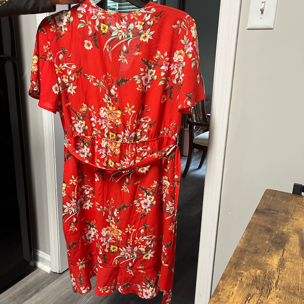 NWT ladies floral wrap dress size large